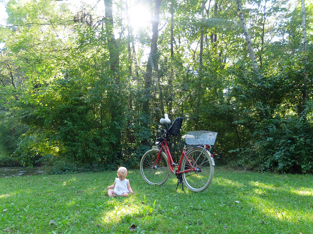 Fahrrad-mit-Babysitz-|-Julie-Fahrenheit